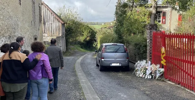 photo  les habitants de bretoncelles avaient rendu hommage aux victimes le week-end dernier, devant la maison de milly akriche ducrou.  &copy;  archives ouest-france 