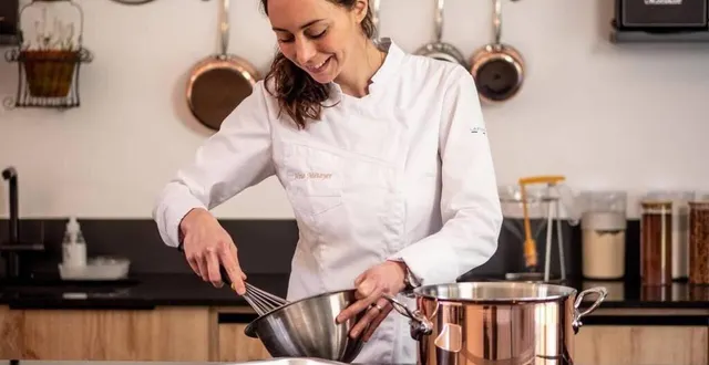 photo  nina métayer dans son laboratoire.  &copy;  nina métayer 