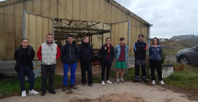photo  neuf jeunes participent durant la semaine à un chantier argent de poche  &copy;  le maine libre 