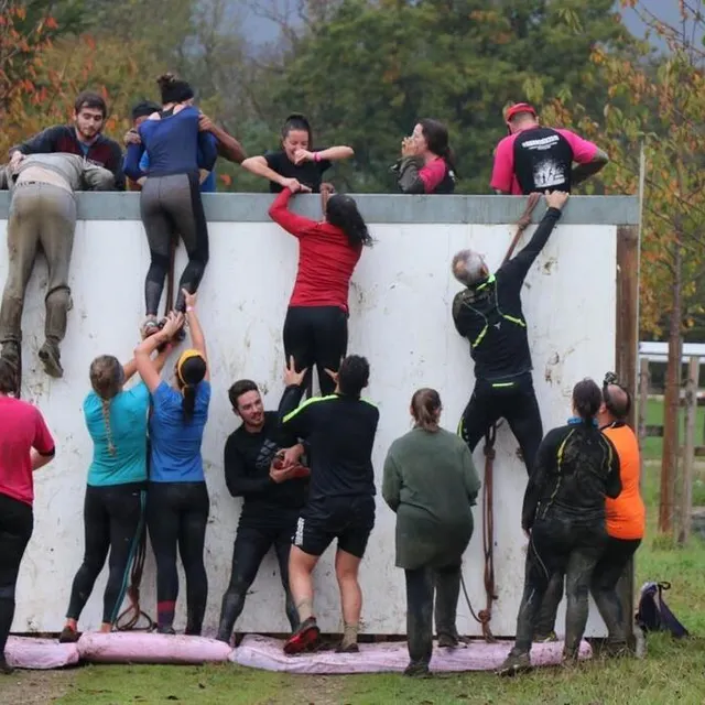 photo la solidarité est nécessaire pour franchir certains obstacles de l’arrachée (ici lors de l’édition 2021).  ©  ouest-france