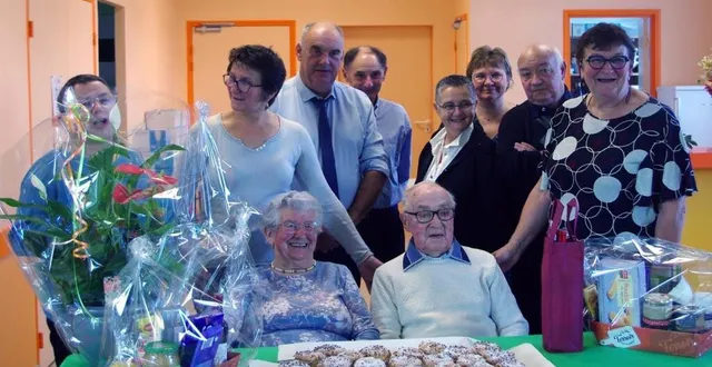 photo  les doyens mis à l’honneur.  &copy;  le maine libre 