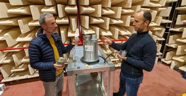 photo  ce banc unique s’applique à la caractérisation des matériaux poreux et fibreux utilisés dans de nombreux secteurs d’activité pour réduire les nuisances sonores.  &copy;  photo cttm 