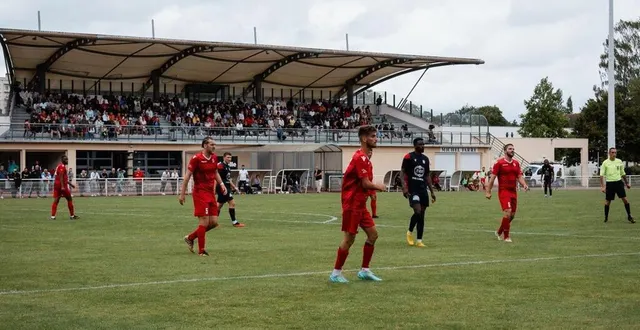 photo  arthur david et ses coéquipiers ont l’occasion de rentrer dans l’histoire de la js douvres.  &copy;  charlotte bigeon 