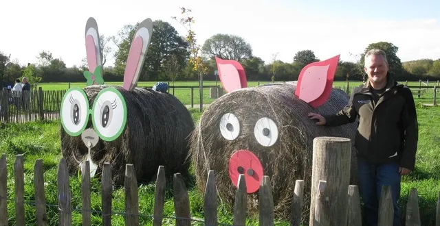 photo  cédric lebreton, à la maison de la prairie qui, avec celle de la forêt et celle de l’eau, constitue de vraies réserves de loisirs.  &copy;  ouest-france 