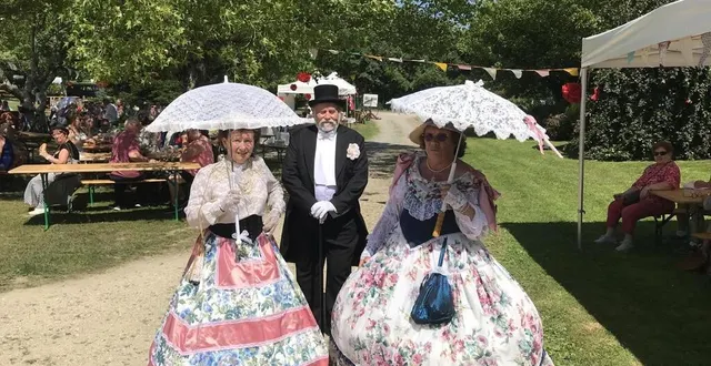photo  dans l’esprit guinguette, de nombreuses personnes ont joué le jeu et ont mis leur costume du début du xxe siècle à la fête de la belle époque à bagnoles-de-l’orne, dimanche 25 juin 2023.  &copy;  archives ouest-france 