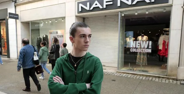 photo  estèphe mielle a baissé définitivement le rideau de la boutique naf naf, rue ricard, le 19 octobre. « le magasin devrait être vidé ce jeudi 2 novembre », croit-il savoir.  &copy;  co – benoit felace 