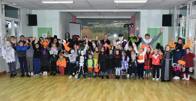 photo  de nombreux fantômes et sorcières s’étaient donné rendez-vous dans la salle des fêtes.  &copy;  le maine libre 