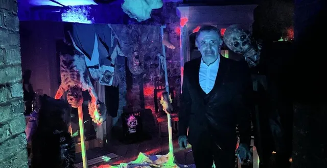 photo  pour accueillir les visiteurs, les dédales souterrains du manoir ont été décorés entièrement pour halloween.  &copy;  le maine libre 