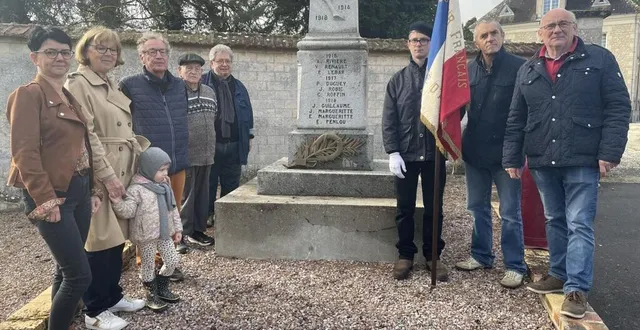 photo  géraldine brémenson, maire déléguée de sentilly ; viviane moreau, de l’association de sauvegarde du patrimoine de sentilly ; stéphane baillet, habitant dans la ferme où vécut alfred mauguin ; guy deslandes et jean-pierre mazer, président et secrétaire des anciens combattants ; aloïs vivier, porte-drapeau ; joseph vivier, responsable du souvenir français et le maire, gilles mallet.  &copy;  ouest-france 