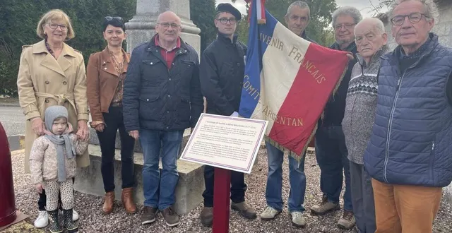 photo  autour de la plaque du soldat mauguin, les responsables associatifs et les élus ayant porté ce projet de devoir de mémoire.  &copy;  ouest-france 
