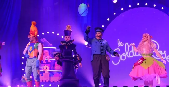 photo  paris, octobre 2023. yoann launay joue le gardien de nuit et le conducteur de train dans le soldat rose au grand rex.  &copy;  le maine libre 