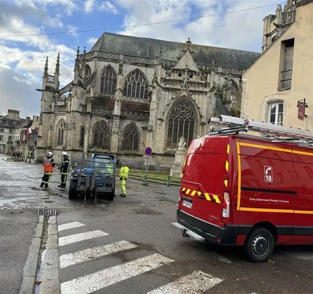 photo pompiers et police sont sur place.  ©  ouest-france