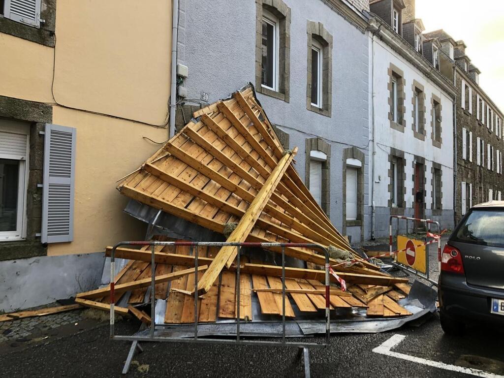 À Brest, il casse un rétroviseur, le propriétaire de la voiture le