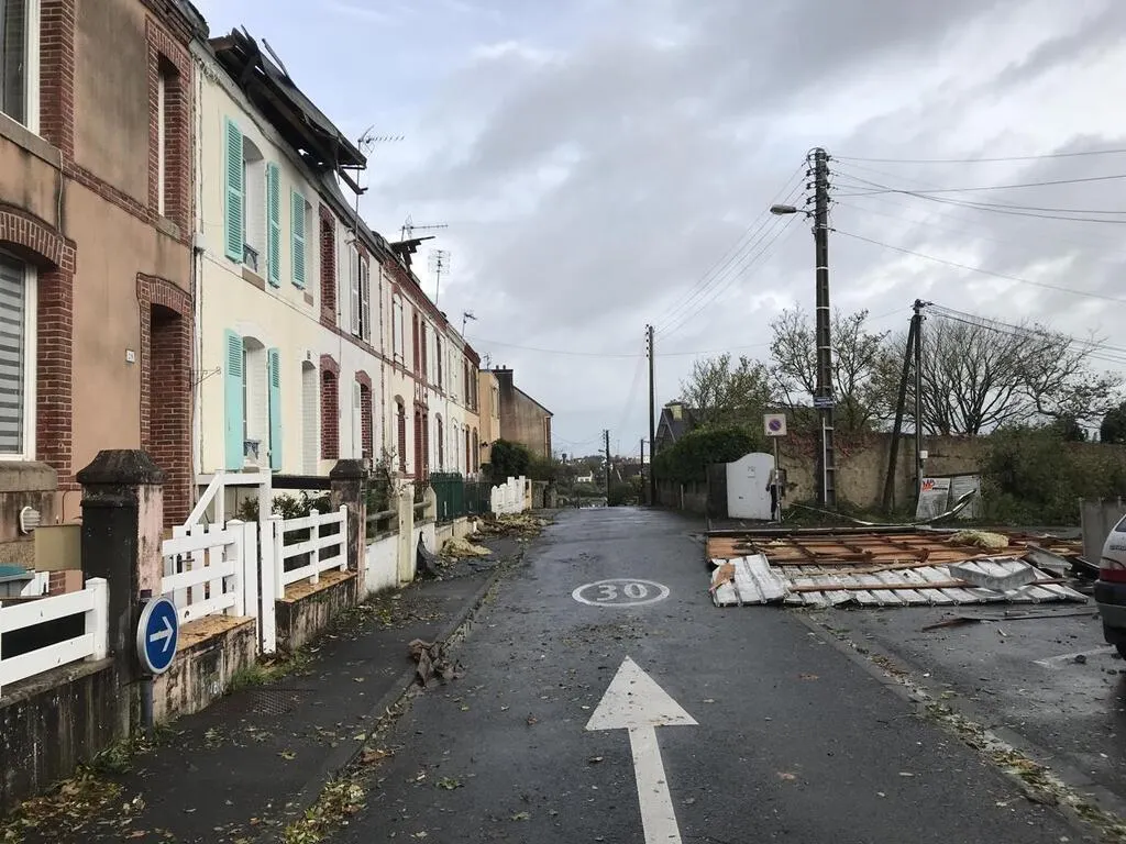 À Morlaix, le toit d’une habitation s’envole à cause de la tempête