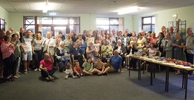 photo  les membres des deux comités ont été ravis de se retrouver après l’interruption de leurs échanges liée au covid.  &copy;  comité de jumelage 