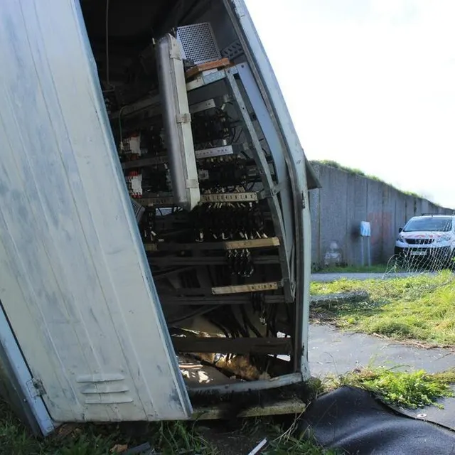 photo cholet, dimanche 5 novembre 2023. il faudra environ un mois à la sncf pour réparer les dégâts au pn19.  ©  co – alexandre blaise