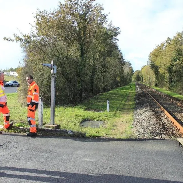 photo cholet, dimanche 5 novembre 2023. hormis des ralentissements ce dimanche matin, l’accident ne va pas beaucoup impacter la circulation des ter.  ©  co – alexandre blaise