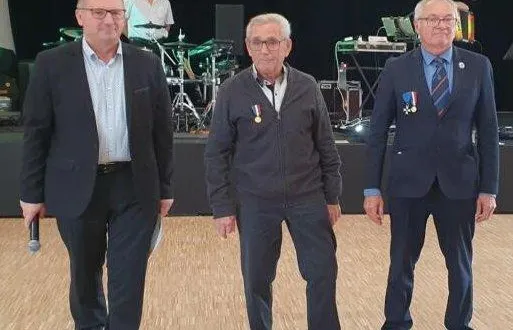 photo  de gauche à droite : patrice leboucher, étienne lelong et yves suard.  &copy;  le maine libre 