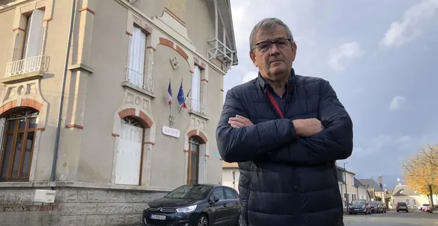 photo  le maire de challes, guy fourmy, se sent impuissant face à la série d’incendies en cours dans sa commune depuis début octobre. il envisage quand même des solutions.  &copy;  le maine libre 