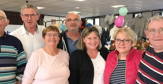 photo  l’équipe de la guierche en fête, heureuse de la réussite de leur 3e édition de la bourse aux jouets et puériculture  &copy;  ml 