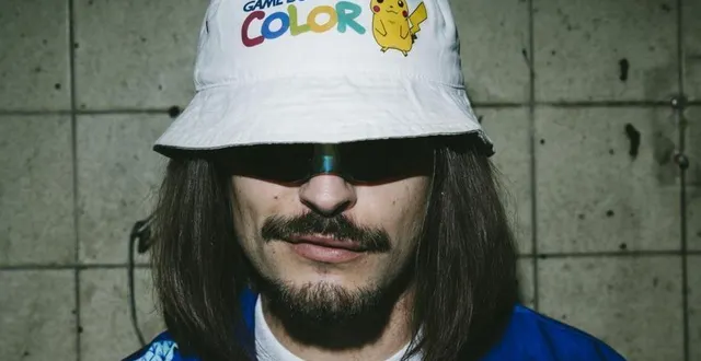 photo  lorenzo sera sur la scène du forum, le 10 novembre.   &copy;  fifou 