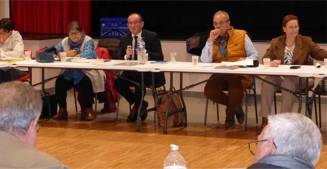 photo  lors de sa réunion, le conseil communautaire a présenté le nouveau fonds de soutien « place aux initiatives ».   &copy;  le maine libre 