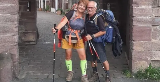 photo  brigitte et jean-pierre à saint-jean-pied-de-port, avant le passage en espagne  &copy;  brigitte galisson 