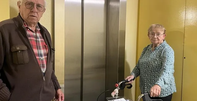 photo  henri et régine habitent au premier étage de la résidence où l’ascenseur est en panne.  &copy;  ouest-france 