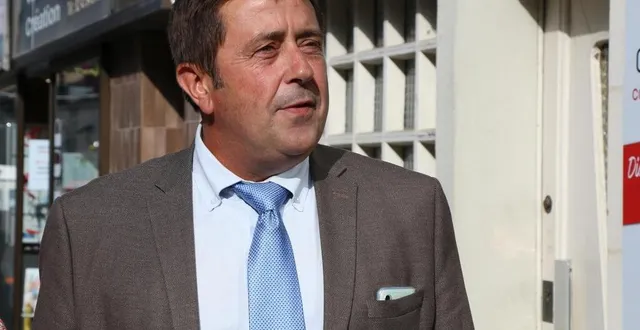 photo  premier adjoint, « monsieur démocratie participative » et en charge des finances de la ville, régis dangremont a remis sa démission et ne siégera plus au conseil municipal de la flèche (sarthe).  &copy;  archives ouest-france 