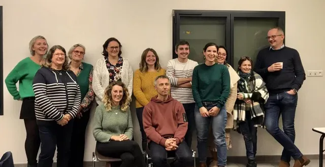 photo  l’assemblée générale du tennis club rives de sarthe s’est tenue mardi. catherine meziani a passé le flambeau de la présidence, après 16 ans de bons et loyaux services. les nouveaux membres du conseil d’administration sont : christophe buyse, président, céline paumier, vice-présidente, bertrand mathieu, trésorier, isabelle lehoux, trésorière adjointe, nicolas guy, secrétaire et clémence leroux, secrétaire adjointe.  &copy;  ouest-france 