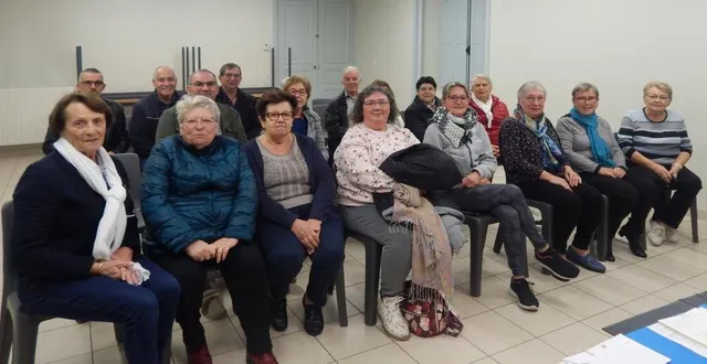 photo  de nombreux bénévoles se sont retrouvés pour peaufiner la bourse aux jouets proposée par familles rurales.  &copy;  le maine libre 