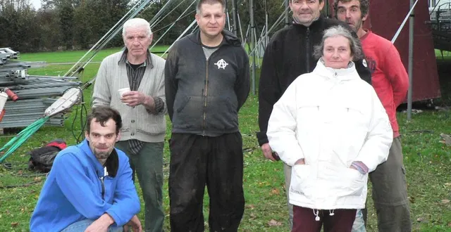 photo  sans l’investissement des bénévoles, qui montent le chapiteau ou collent les affiches, le festival du cirque ne pourrait avoir lieu.  &copy;  ouest-france 