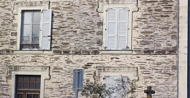 photo  le bâtiment du presbytère avait été rénové en extérieur. les élus réfléchissent à le vendre.  &copy;  co 