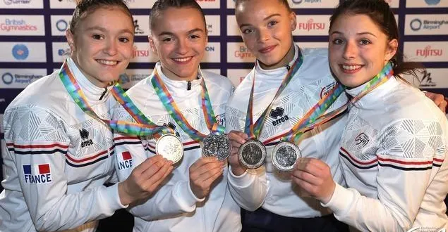 photo  l’équipe de france a obtenu sa troisième médaille mondiale en trois championnats consécutifs.  &copy;  photo : thomas schreyer/ffgym 