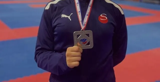 photo  eva livet, médaillée d’argent sur la coupe de france juniors.  &copy;  photo : samouraï 2000 