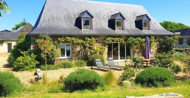 photo  la forcerie de châtelais compte quatre chambres d’hôtes nichées dans une ancienne grange du xvie siècle.  &copy;  cécile laforce 