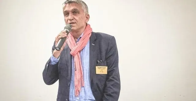 photo  ancien directeur de la société équipement et construction de la sarthe (secos), jean-pierre fabre ?a créé le groupe facebook il y a un peu plus de deux ans.  &copy;  photo f. jouanneaux 