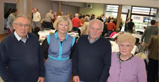 photo  les doyens de l’assemblée, avec le maire : jean-claude catherine (né en 1936), amélie delaunay, maire, yves massin (né en 1936) et janine pouchin (née en 1935).  &copy;  ouest-france 