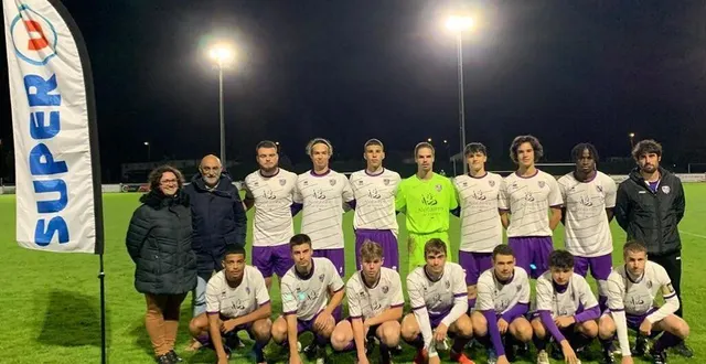 photo  l’équipe première de gati foot est entraînée par flavien pied (à droite) depuis mi-octobre, après le départ d’alexandre martin.  &copy;  dr – gati foot 