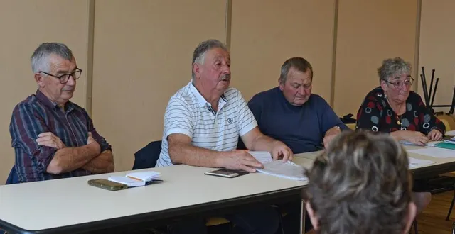 photo  l’actuel bureau du comice agricole souhaiterait laisser la place aux jeunes mais les candidats ne sont pas légion.  &copy;  le maine libre 