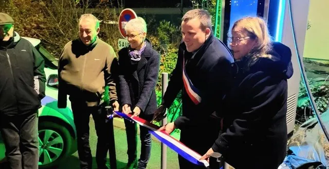 photo  la station de recharge, déjà en fonctionnement depuis quelques mois, est officiellement inaugurée.  &copy;  ouest-france 