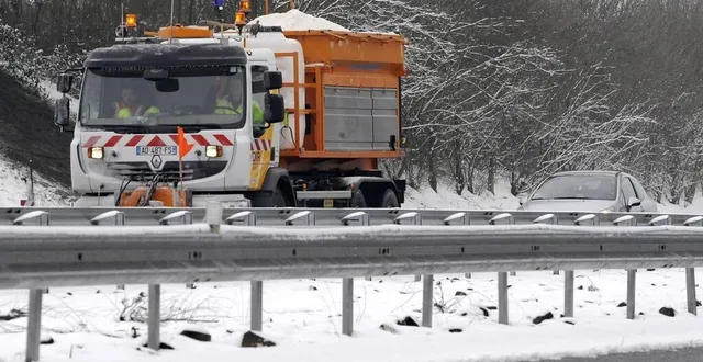 photo  le dispositif de viabilité hivernale sur les routes départementales de la sarthe est activé pour 17 semaines, depuis le 13 novembre 2023 et jusqu’au 11 mars 2024.  &copy;  archives ouest-france 