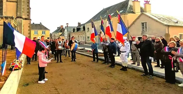 photo  la cérémonie du 11-novembre s’est déroulée samedi, en présence des élus, de l’orchestre d’harmonie du belinois. une élève de l’école publique jean-baptiste-galan a déclamé un poème de guillaume apollinaire.  &copy;  ouest-france 