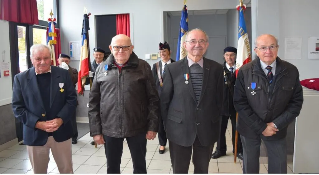 BeaupréauenMauges. 11 Novembre Gérard Bégaud décoré de la croix du