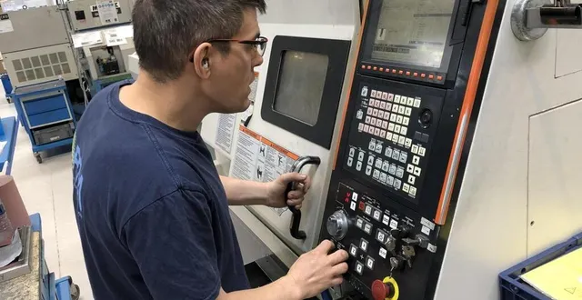 photo  en sarthe, les entreprises du secteur de l’industrie affichent toutes des ambitions de recrutements au second semestre 2023 (photo d’illustration).  &copy;  archives ouest-france 