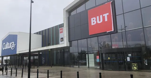 photo  l’enseigne a été posée juste à temps pour l’ouverture ce vendredi 17 novembre 2023 du magasin but du parc manceau au nord du mans.  &copy;  le maine libre 