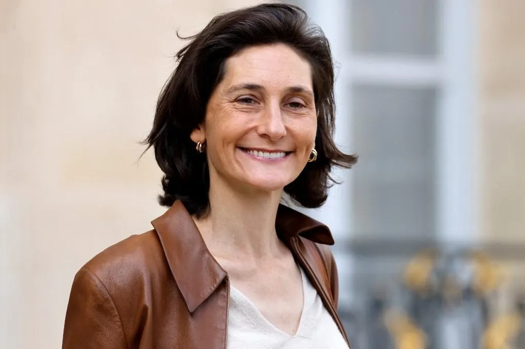 Défaillances des fédérations sportives. Amélie OudéaCastéra détaille son salaire à la FFT