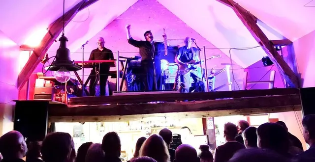 photo  yoann launay a donné un concert intimiste.  &copy;  le maine libre 