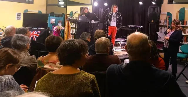 photo  salle comble pour ce concert de reprises des beatles.  &copy;  le maine libre 