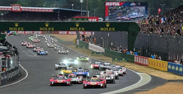 photo  départ du centenaire des 24 heures du mans, le 10 juin 2023.  &copy;  archives le maine libre – denis lambert 